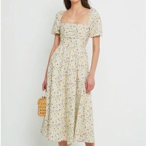 Floral Midi Dress with Short Sleeves - Few Moda
